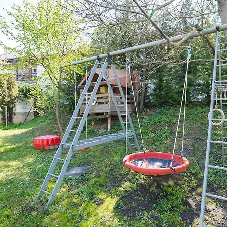 Aparthotel Squash & 3*